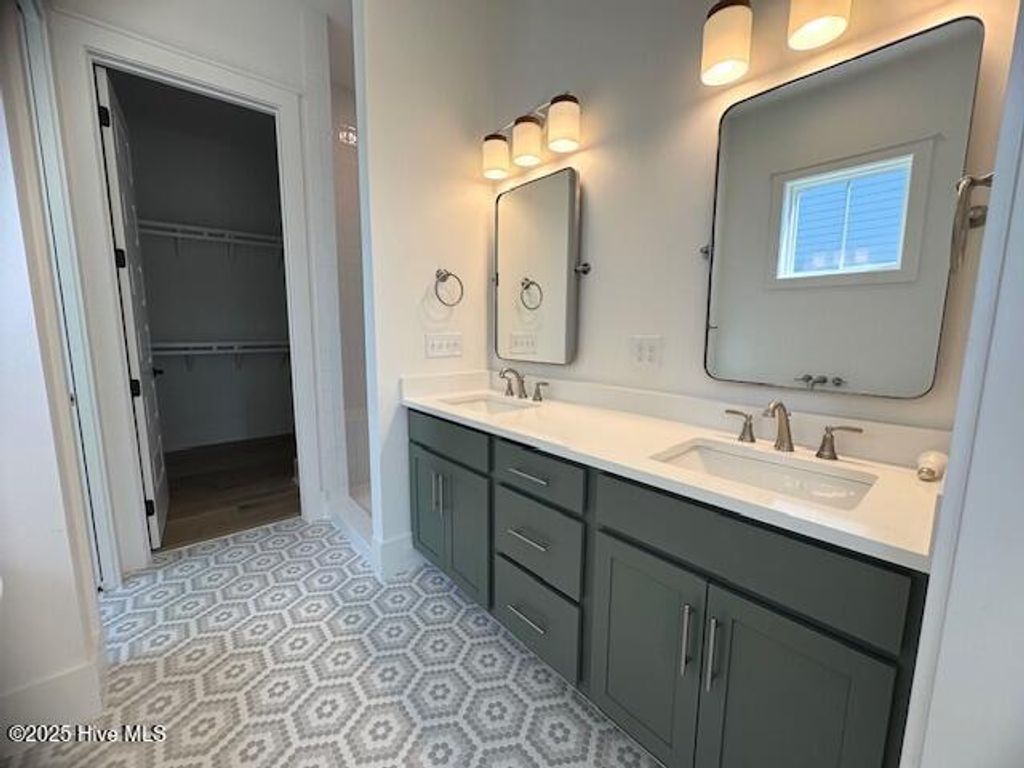 Image 16 of property listing at 404 Summer Duck Drive, Beaufort, NC 28516