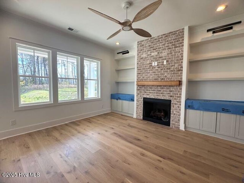 Image 9 of property listing at 404 Summer Duck Drive, Beaufort, NC 28516