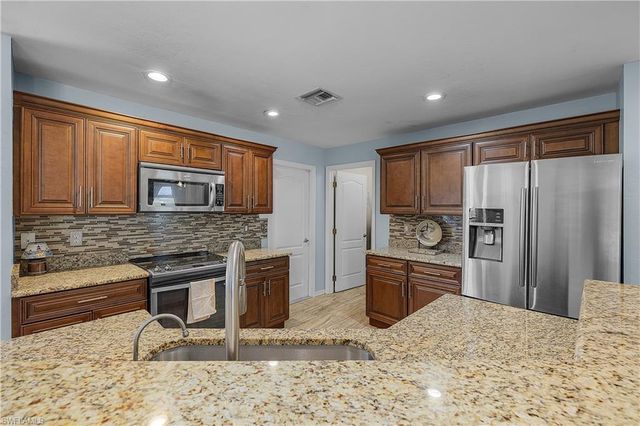 3928 NW 41st PL, Cape Coral, FL 33993