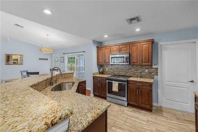 3928 NW 41st PL, Cape Coral, FL 33993