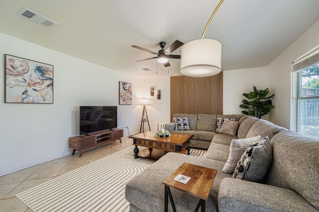 2003 Erika CV, Round Rock, TX 78664