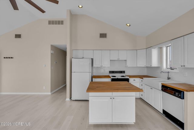 25 S Dayton Drive, Little Egg Harbor, NJ 08087