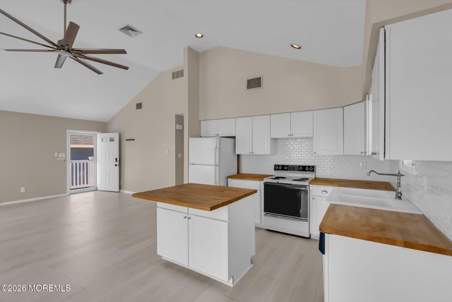 25 S Dayton Drive, Little Egg Harbor, NJ 08087