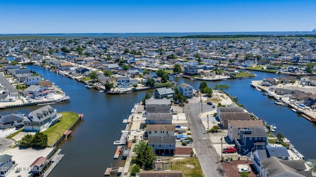 25 S Dayton Drive, Little Egg Harbor, NJ 08087