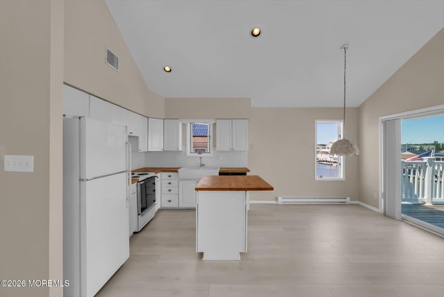 25 S Dayton Drive, Little Egg Harbor, NJ 08087
