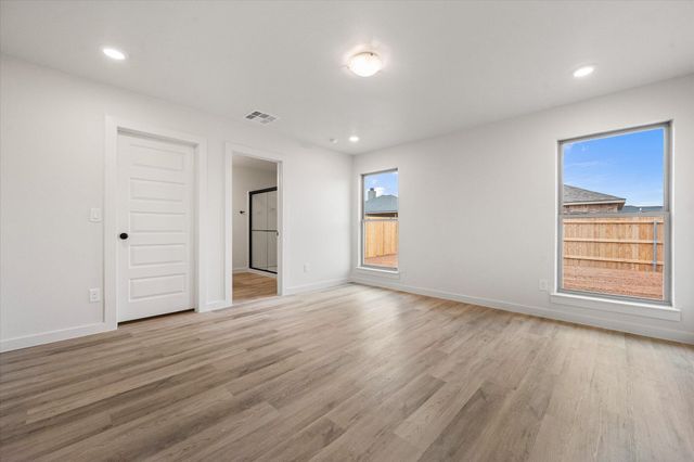 2409 Aberdeen Avenue, Wolfforth, TX 79382