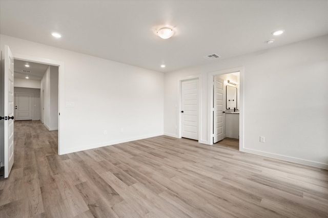 2409 Aberdeen Avenue, Wolfforth, TX 79382