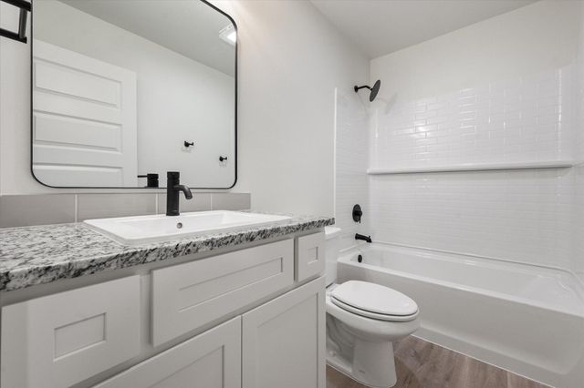 2409 Aberdeen Avenue, Wolfforth, TX 79382