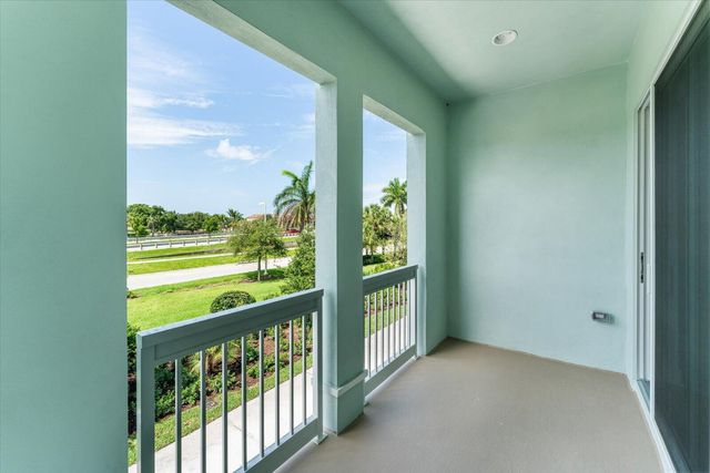 12546 Gross Pointe Drive, Palm Beach Gardens, FL 33418
