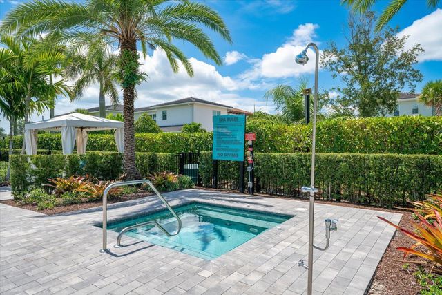 12546 Gross Pointe Drive, Palm Beach Gardens, FL 33418