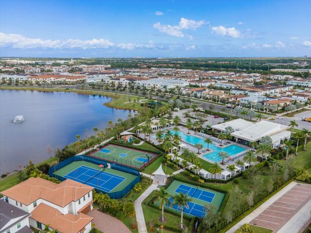 12546 Gross Pointe Drive, Palm Beach Gardens, FL 33418