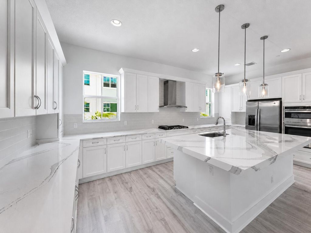 12546 Gross Pointe Drive, Palm Beach Gardens, FL 33418