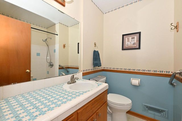 26624 Waubeesee Lake DRIVE, Waterford, WI 53185