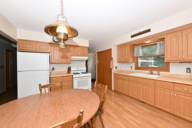26624 Waubeesee Lake DRIVE, Waterford, WI 53185