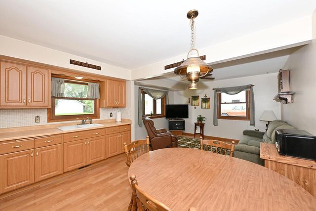 26624 Waubeesee Lake DRIVE, Waterford, WI 53185