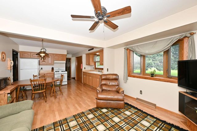 26624 Waubeesee Lake DRIVE, Waterford, WI 53185