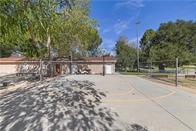 19348 Avenue Of The Oaks, Newhall, CA 91321
