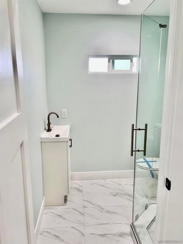 518 N Rose St, Anaheim, CA 92805