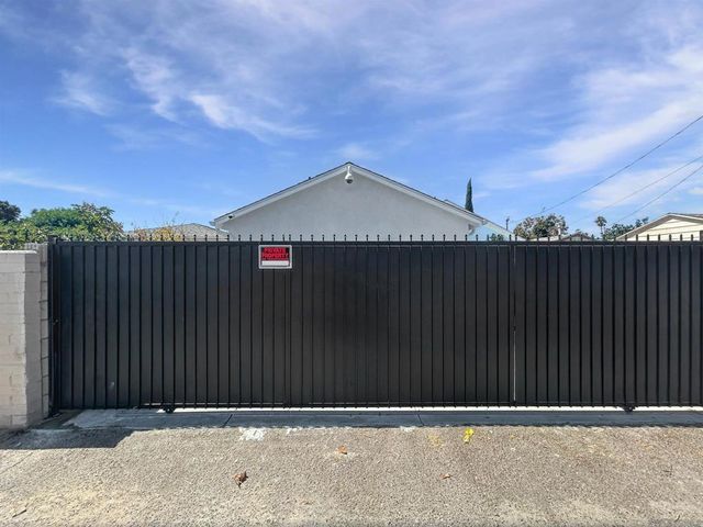 518 N Rose St, Anaheim, CA 92805