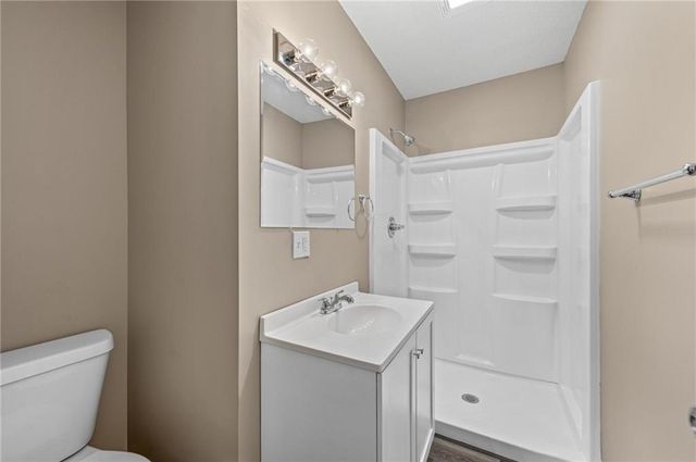7500 E 118th Place, Kansas City, MO 64134