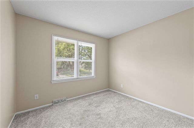 7500 E 118th Place, Kansas City, MO 64134