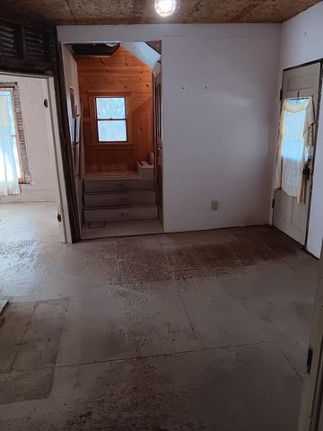 189 S Genesee Street, Montrose, MI 48457