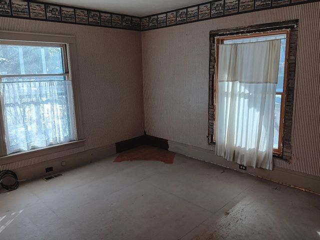 189 S Genesee Street, Montrose, MI 48457