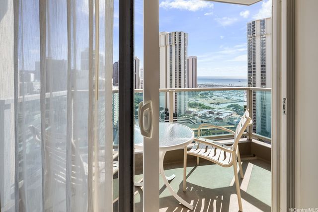 410 Atkinson Drive 1916, Honolulu, HI 96814