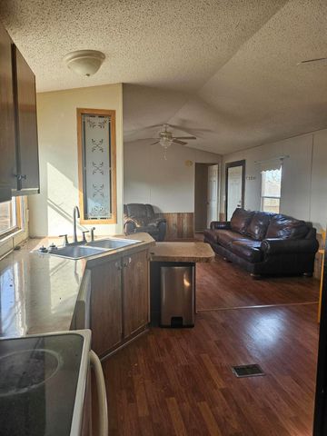 1461 Quail Spur, Crane, MO 65633