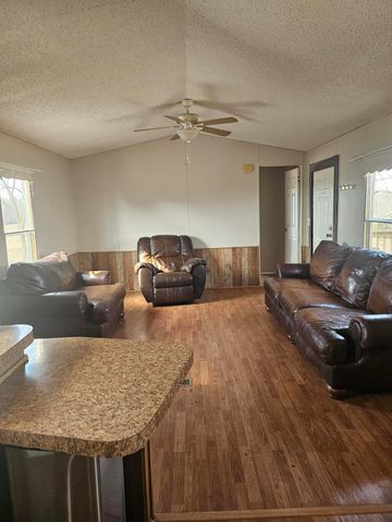 1461 Quail Spur, Crane, MO 65633