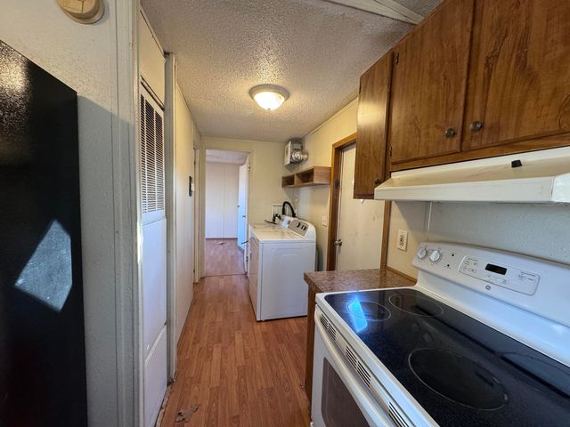 1461 Quail Spur, Crane, MO 65633