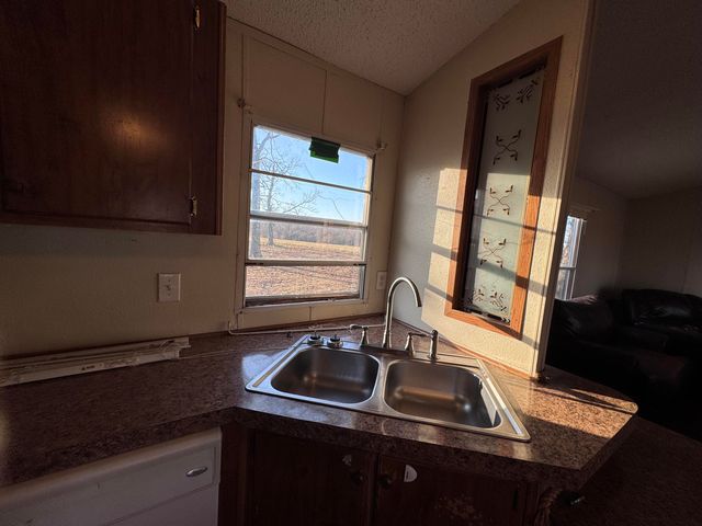 1461 Quail Spur, Crane, MO 65633