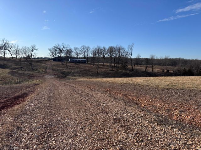 1461 Quail Spur, Crane, MO 65633