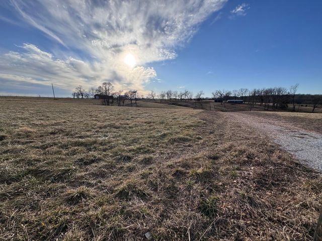 1461 Quail Spur, Crane, MO 65633
