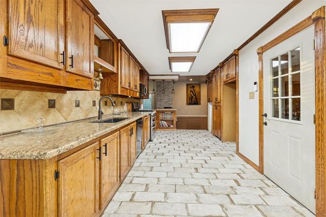 7112 Pleasure Lake Drive, Willis, TX 77318