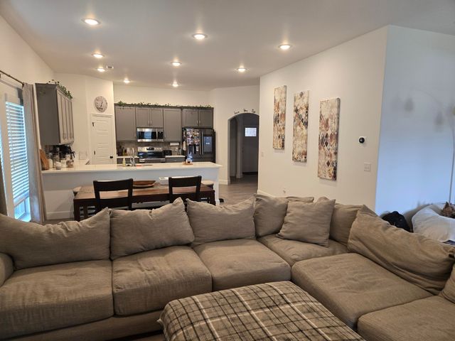 335 Swaden Lane, Webb City, MO 64870