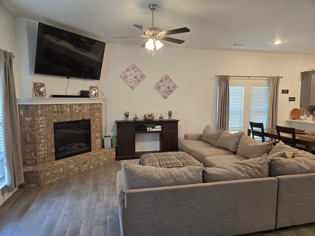 335 Swaden Lane, Webb City, MO 64870