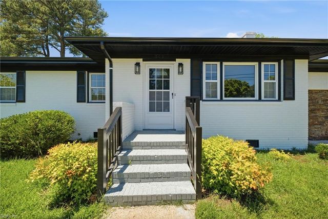 302 Chandler Harper DR, Portsmouth, VA 23701