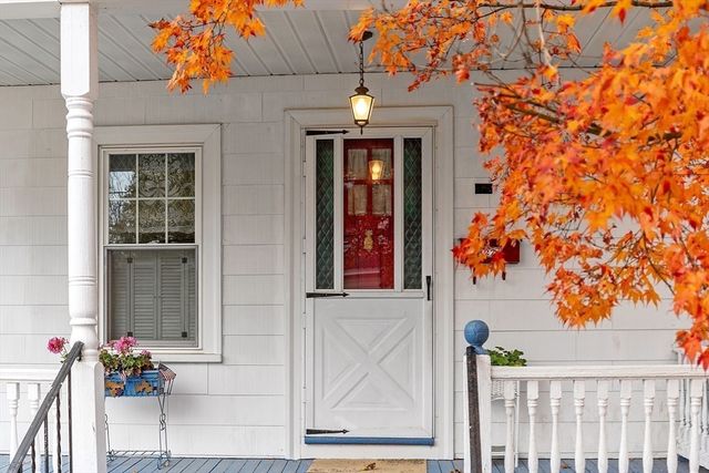 27 Haynes Ct, Leominster, MA 01453