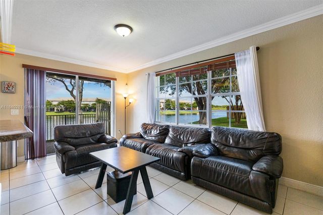 9333 SW 227th St 8-6, Cutler Bay, FL 33190