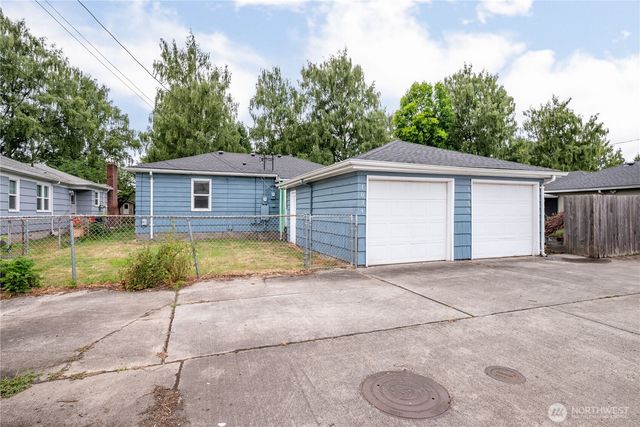1034 16th Avenue, Longview, WA 98632
