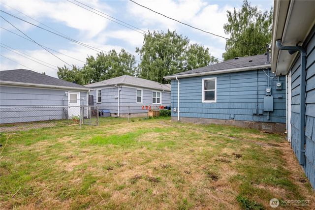 1034 16th Avenue, Longview, WA 98632
