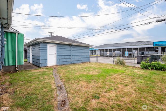 1034 16th Avenue, Longview, WA 98632