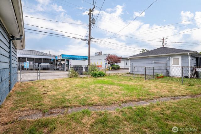 1034 16th Avenue, Longview, WA 98632