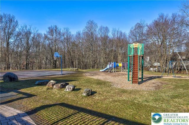 1697 Aspen Terrace, Coolbaugh Twp, PA 18466