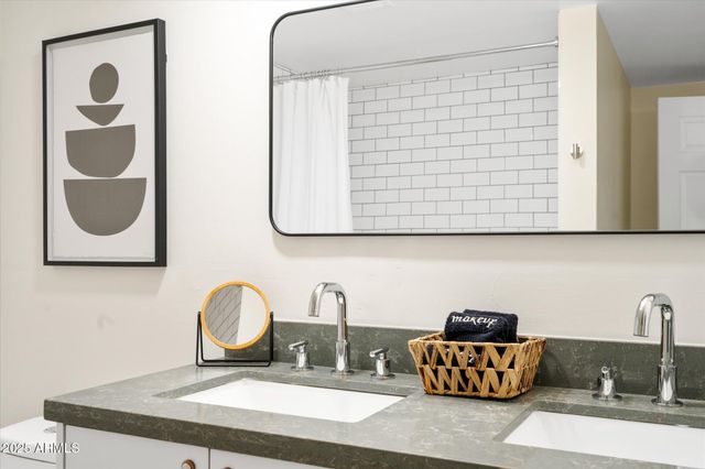 2307 N 51ST Place, Phoenix, AZ 85008