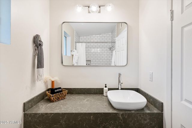 2307 N 51ST Place, Phoenix, AZ 85008