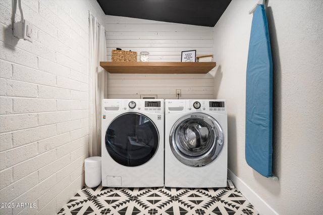 2307 N 51ST Place, Phoenix, AZ 85008