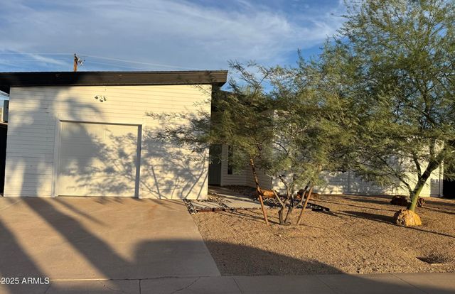 2307 N 51ST Place, Phoenix, AZ 85008