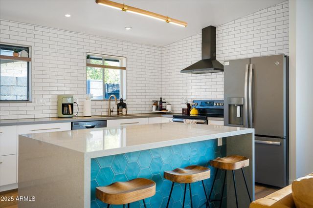 2307 N 51ST Place, Phoenix, AZ 85008